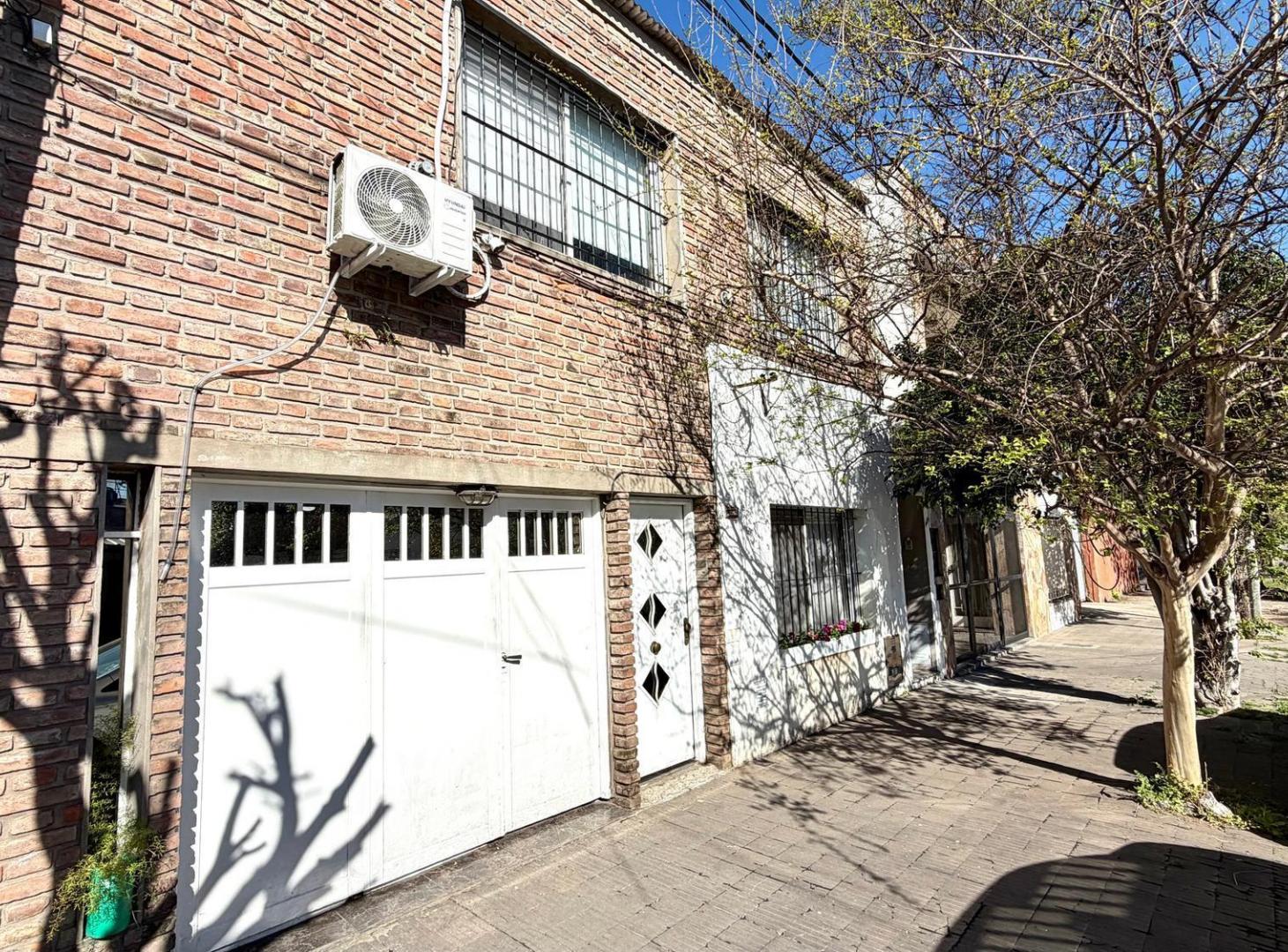 Foto de Casa en venta - 4 dormitorios - Tiro Suizo, imagen 1
