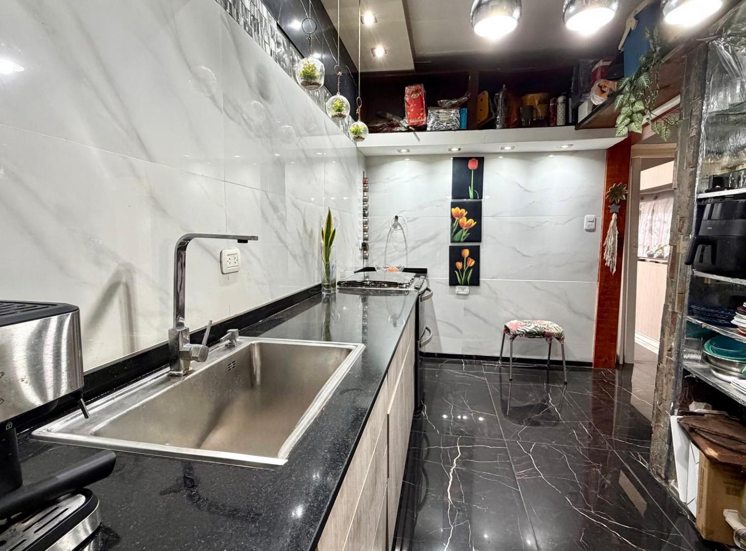 Foto de Casa en venta - 4 dormitorios - Tiro Suizo, imagen 4
