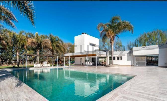 Foto de Venta de Casa de 7 ambientes en Barrio Privado Los Raigales - Roldan, imagen 1
