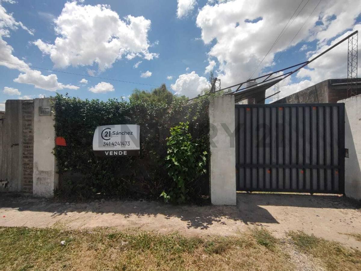 Foto de VENTA CASA CON PILETA AMPLIO TERRENO, imagen 1