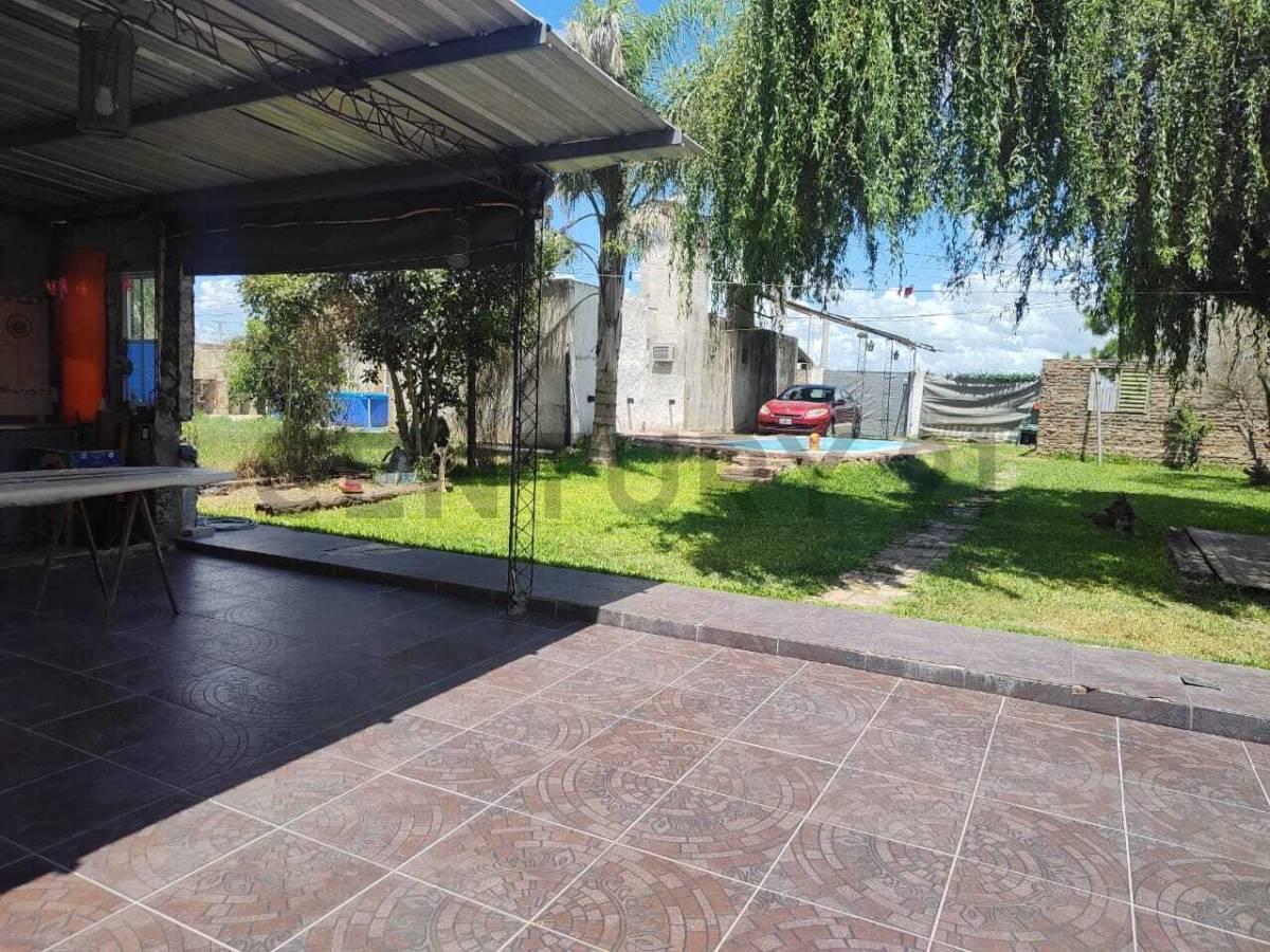 Foto de VENTA CASA CON PILETA AMPLIO TERRENO, imagen 4