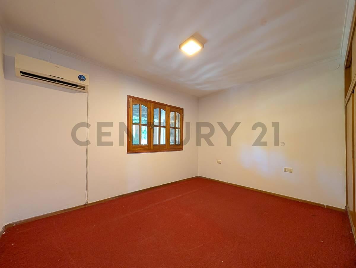 Foto de VENTA - CASA - 4 DORMITORIOS - COCHERA - PATIO -ZONA SUR, ROSARIO, imagen 5