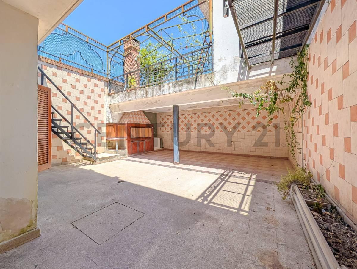 Foto de VENTA - CASA - 4 DORMITORIOS - COCHERA - PATIO -ZONA SUR, ROSARIO, imagen 4