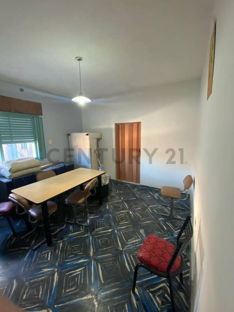 Foto de Venta de Casa de 7 ambientes en Barrio Azcuénaga, imagen 2