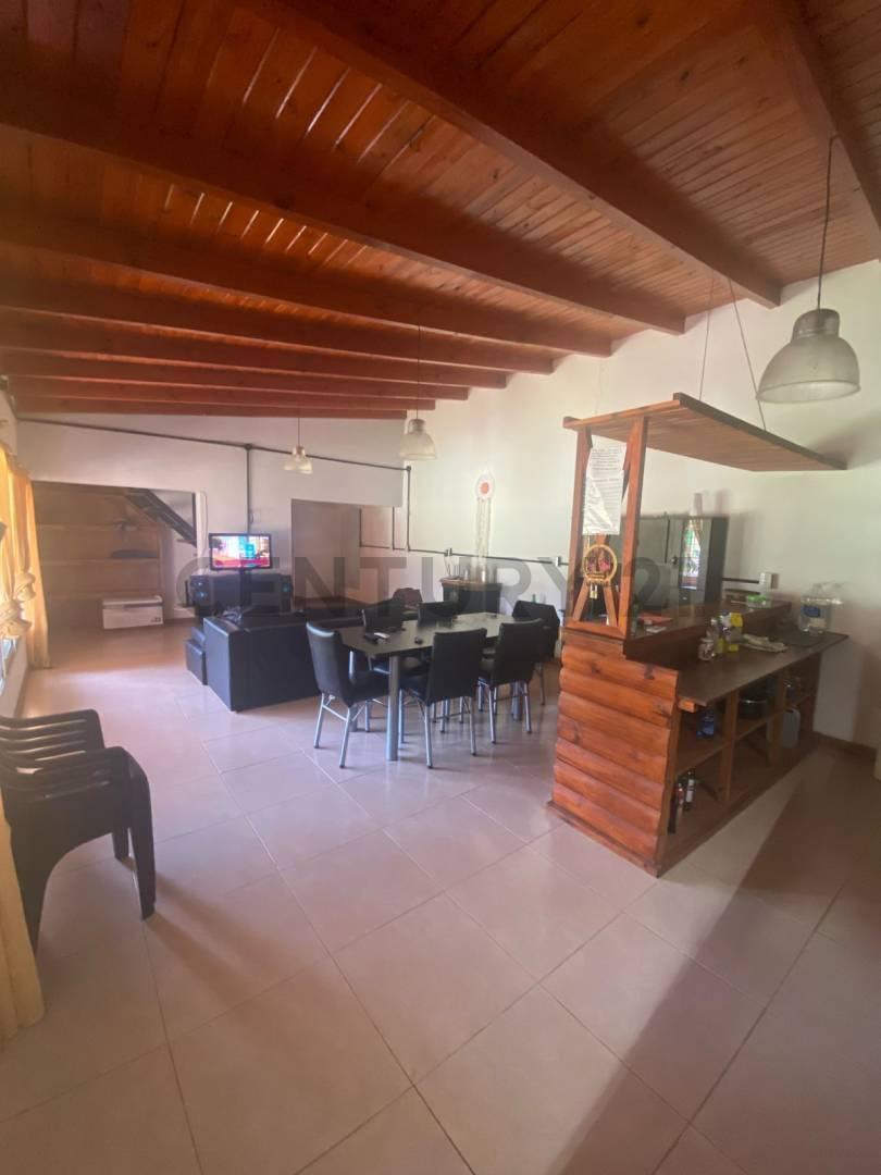 Foto de Venta - Casa con pileta en Ibarlucea, imagen 5