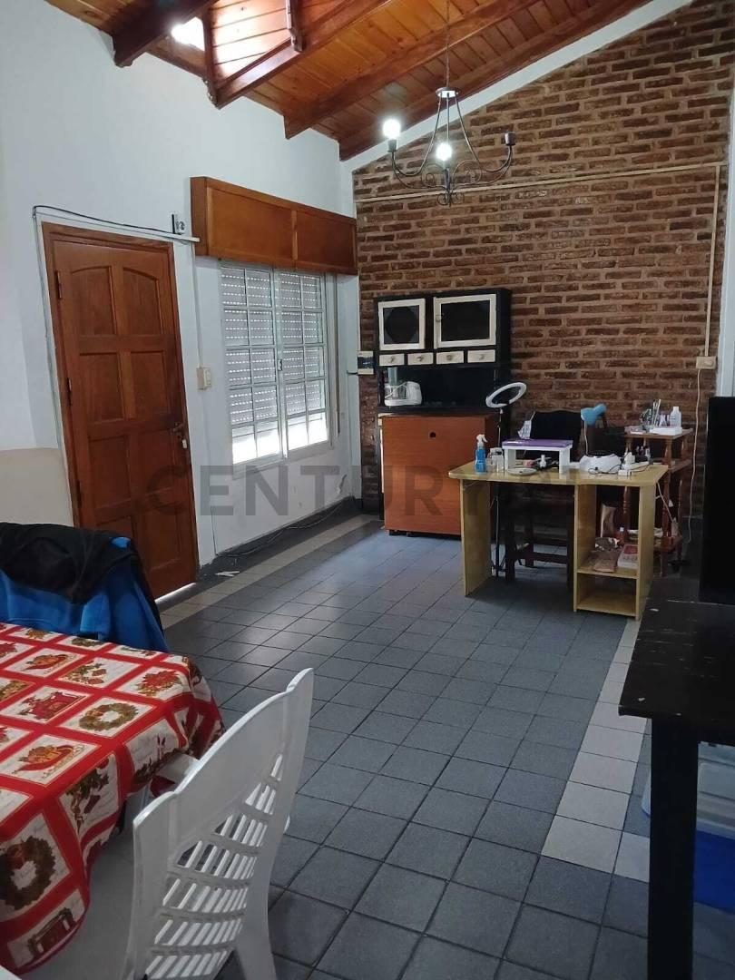 Foto de VENTA - CASA DE TRES DORMITORIOS A LA VENTA - Casilda, imagen 4
