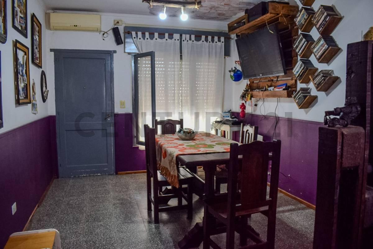 Foto de Venta - Casa de 3 Dormitorios - Casilda, imagen 2