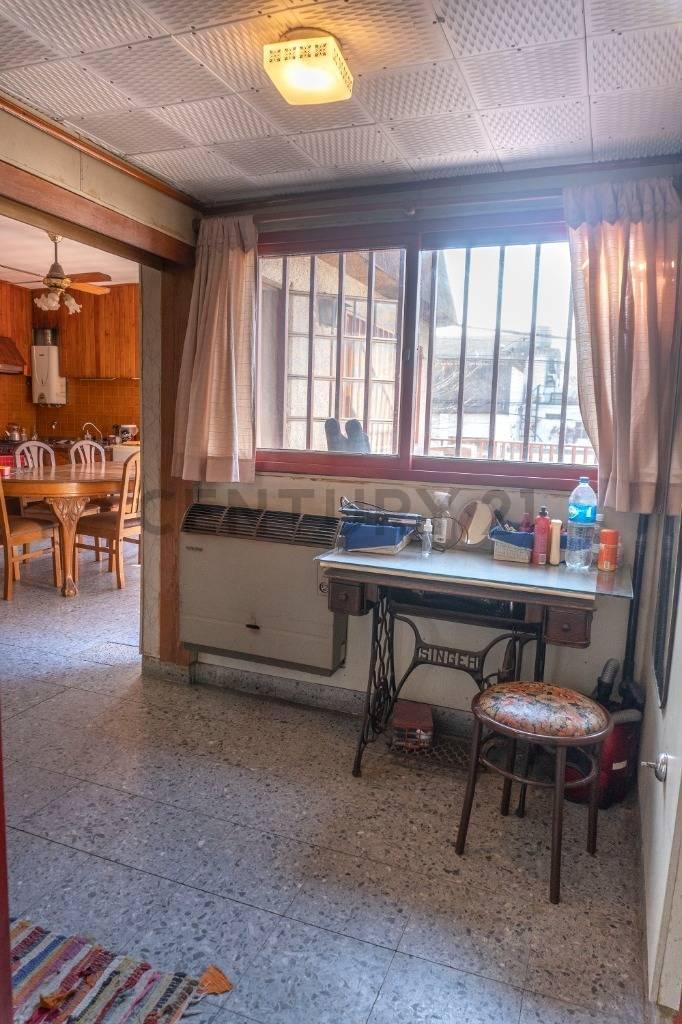Foto de VENTA CASA 2 DORMITORIOS Y LOCAL COMERCIAL !, imagen 4