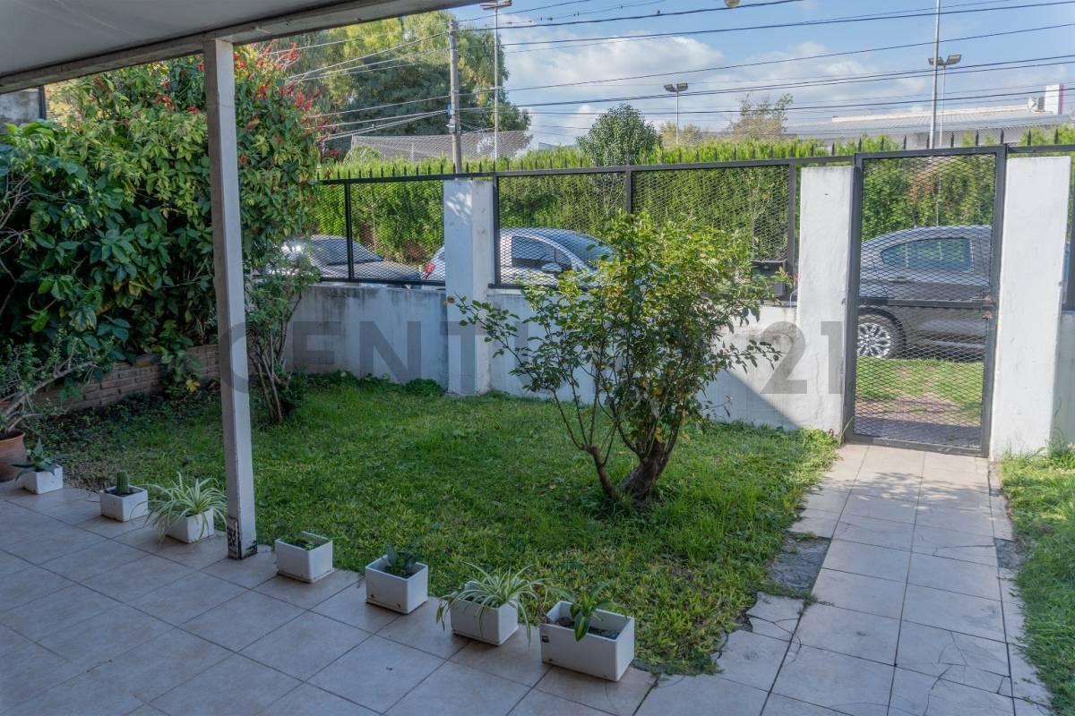 Foto de VENTA - CASA 4 DORMITORIOS - LA FLORIDA, imagen 3