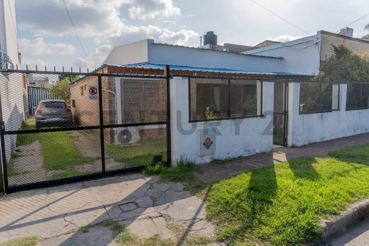 Foto de VENTA - CASA 4 DORMITORIOS - LA FLORIDA, imagen 2