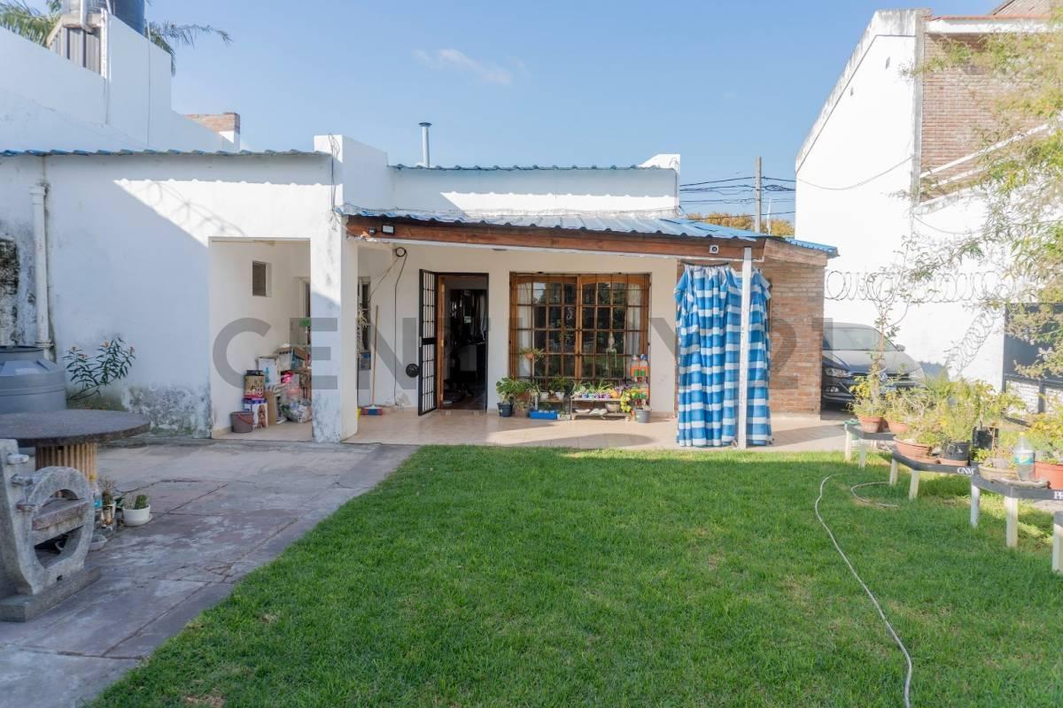 Foto de VENTA - CASA 4 DORMITORIOS - LA FLORIDA, imagen 1