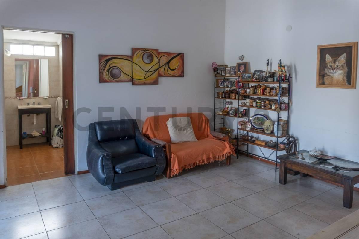 Foto de VENTA - CASA 4 DORMITORIOS - LA FLORIDA, imagen 4