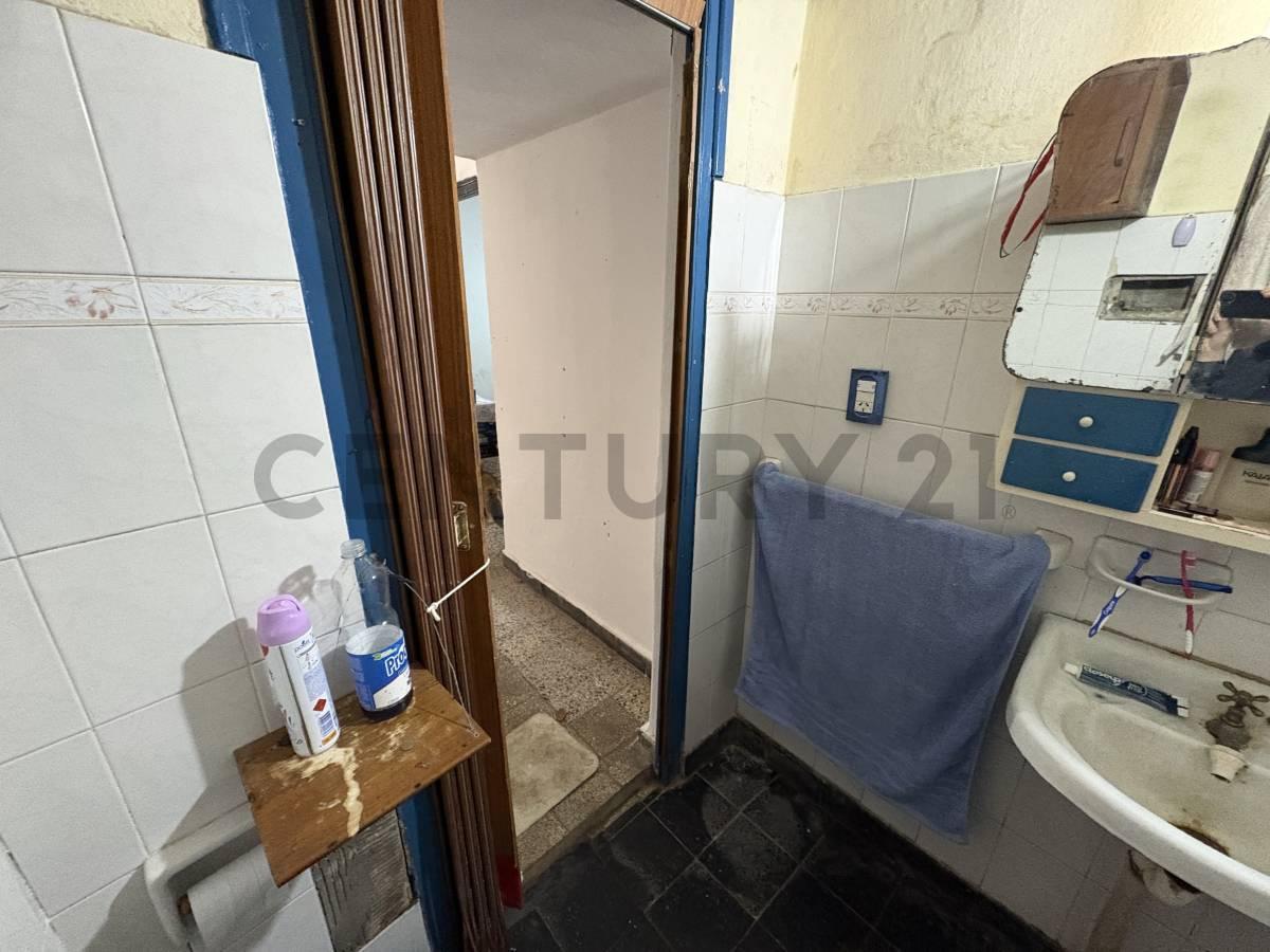 Foto de VENTA - CASA CON DOS DEPARTAMENTOS INTERNOS - ROSARIO, imagen 4