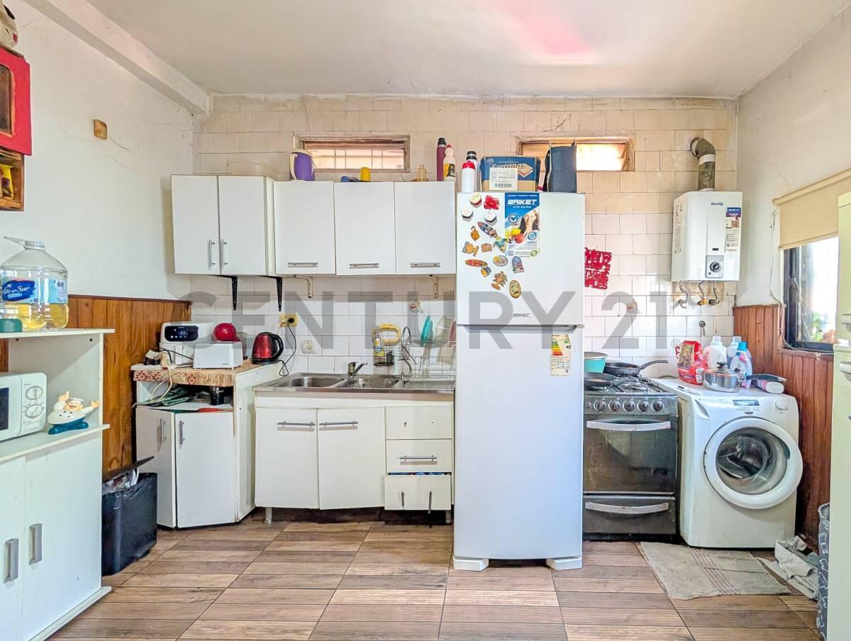 Foto de VENTA CASA 4 DORMITORIOS-PATIO-PARRILLERO, imagen 2