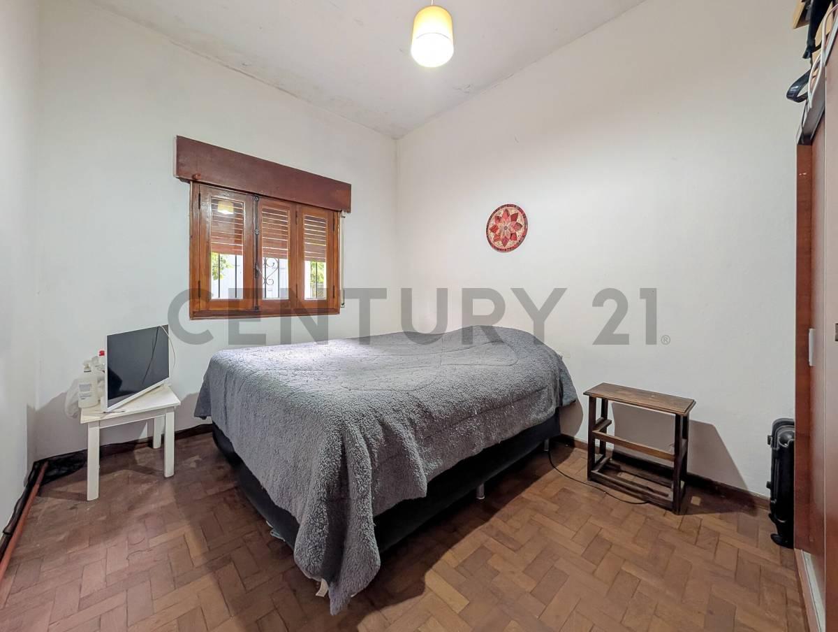 Foto de VENTA - CASA - TRES DORMITORIOS - COCHERA - PATIO - JARDIN - SALADILLO, imagen 5