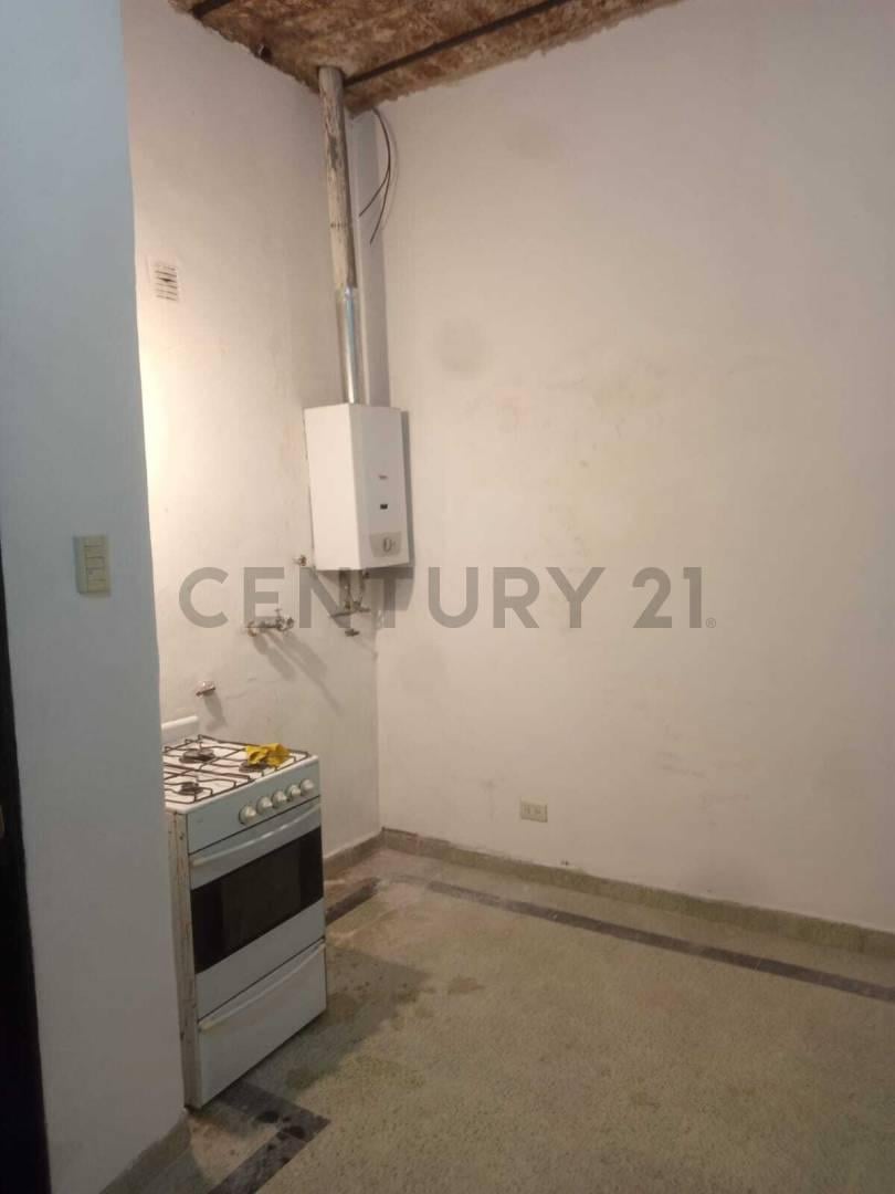 Foto de VENTA CASA - 2 DORMITORIOS - BARRIO CINCO ESQUINAS - ROSARIO - SANTA FE, imagen 2