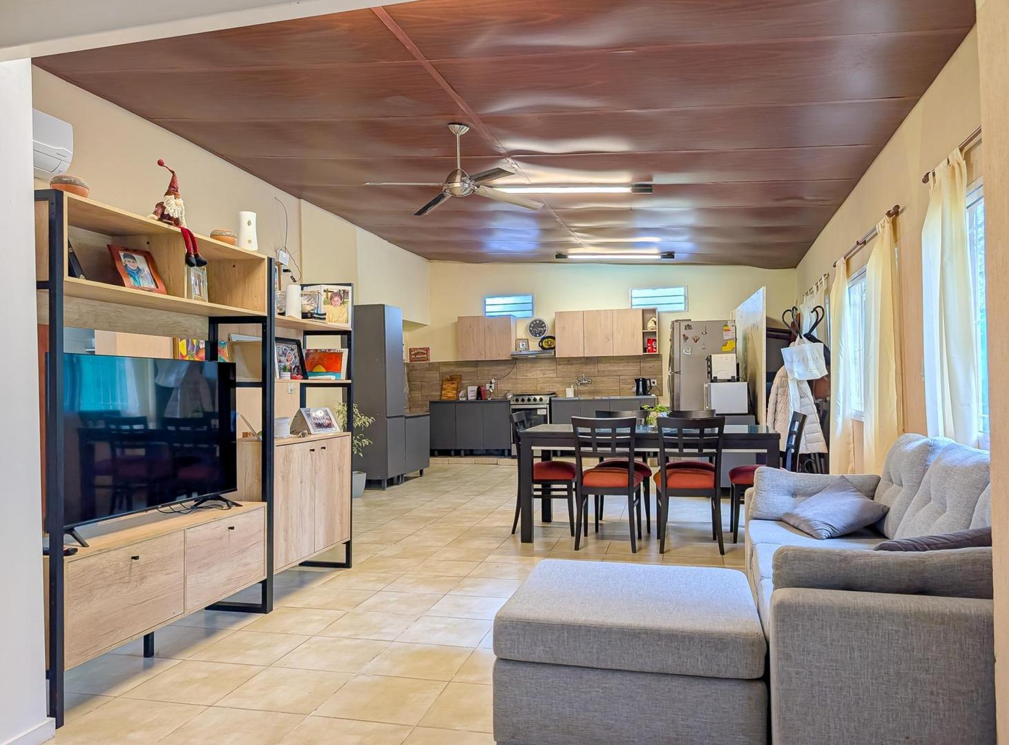 Foto de VENTA CASA 2 DORMITORIOS- TERRENO 2500- ARROYO SECO, imagen 5