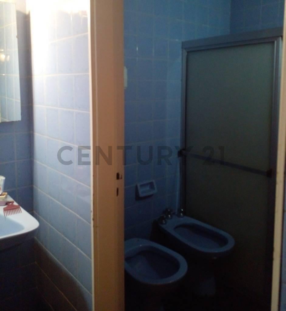 Foto de Casa en dos plantas con patio - Barrio Cura, imagen 3