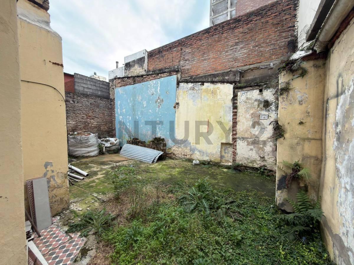 Foto de CASA A RECICLAR CON COCHERA, imagen 1