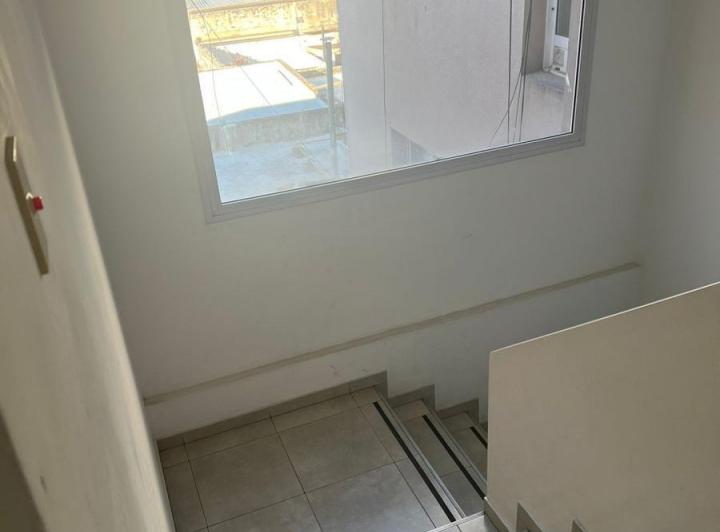 Hermoso departamento a la venta cercano al Hospital Italiano. Muy buena zona 3