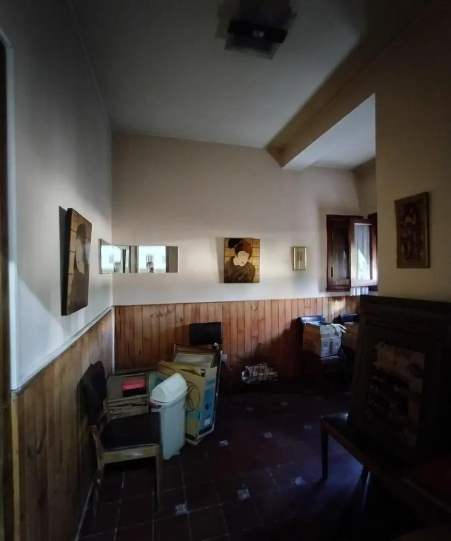 Casona en Unquillo, pleno centro, gran terreno 2