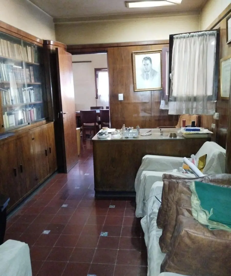 Casona en Unquillo, pleno centro, gran terreno 3