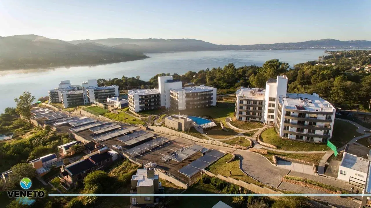 Departamento Premium Frente al Lago en Veneto Village 2