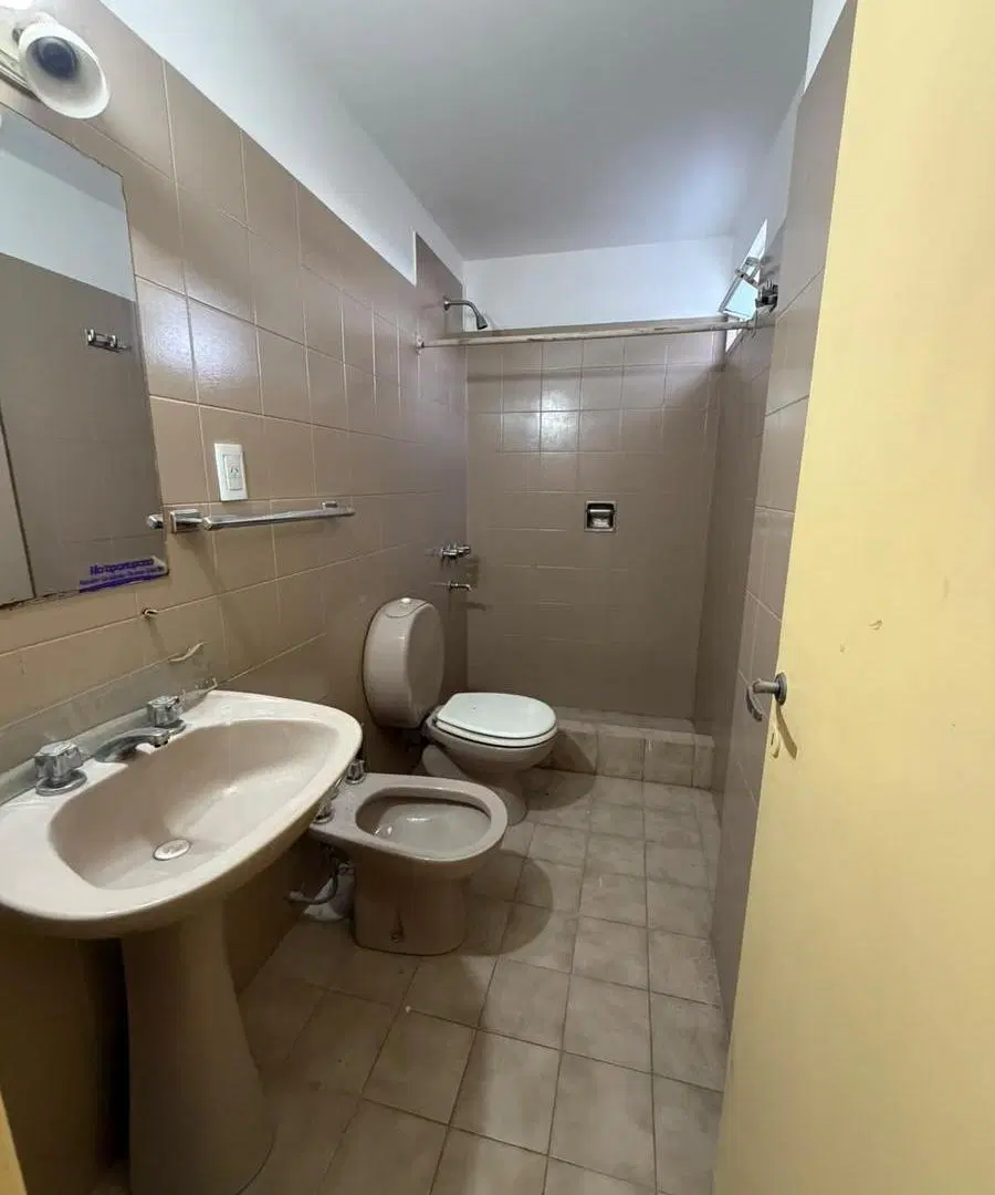 Casa de tres dormitorios en alquiler en barrio Marquez de Sobremonte 8
