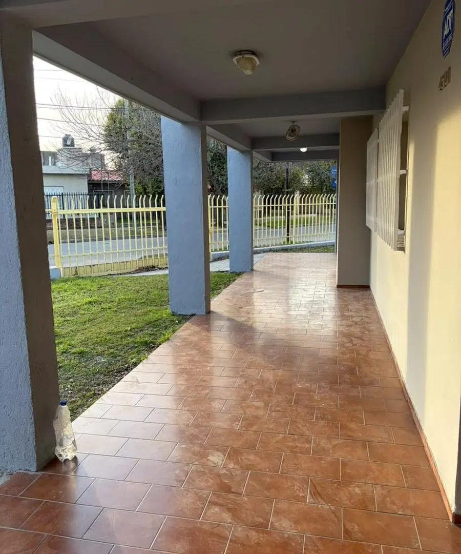 Casa de tres dormitorios en alquiler en barrio Marquez de Sobremonte 5