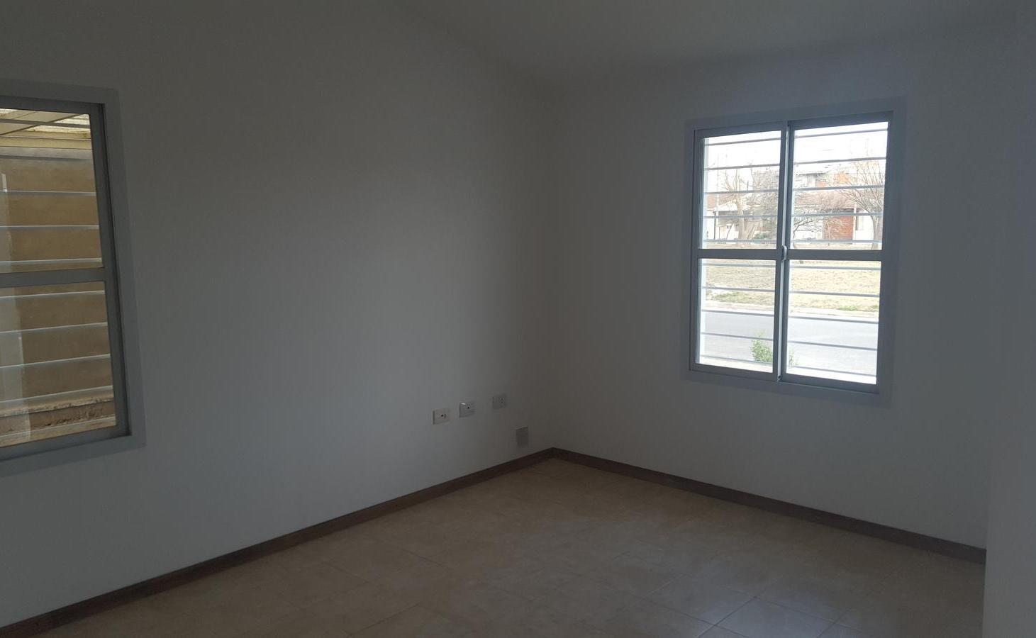 Foto de CASA DE DOS DORMITORIOS EN BARRIO MUTUAL DOCENTE, imagen 4