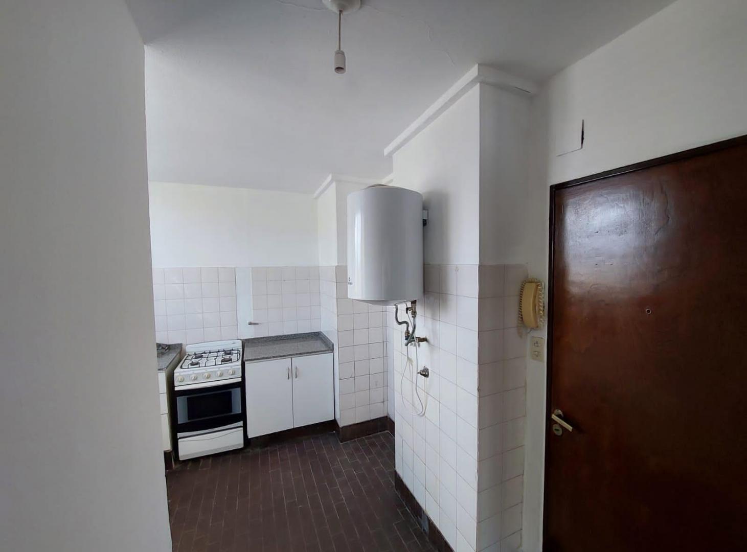 Foto de DEPARTAMENTO DE 3 HABITACIONES EN BARRIO GÜEMES, imagen 3