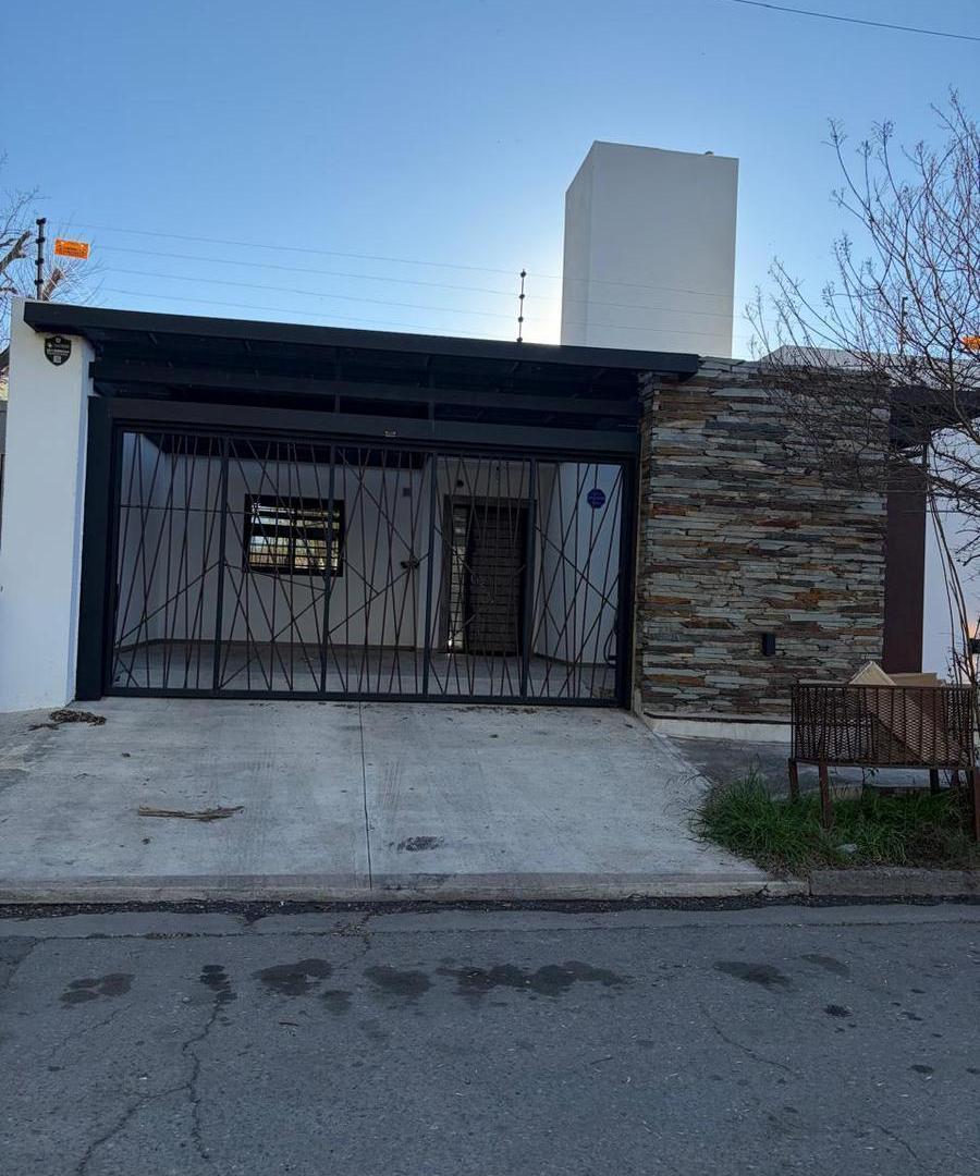 Foto de Duplex de categoria de tres dormitorios en barrio La Salle, zona norte, imagen 3