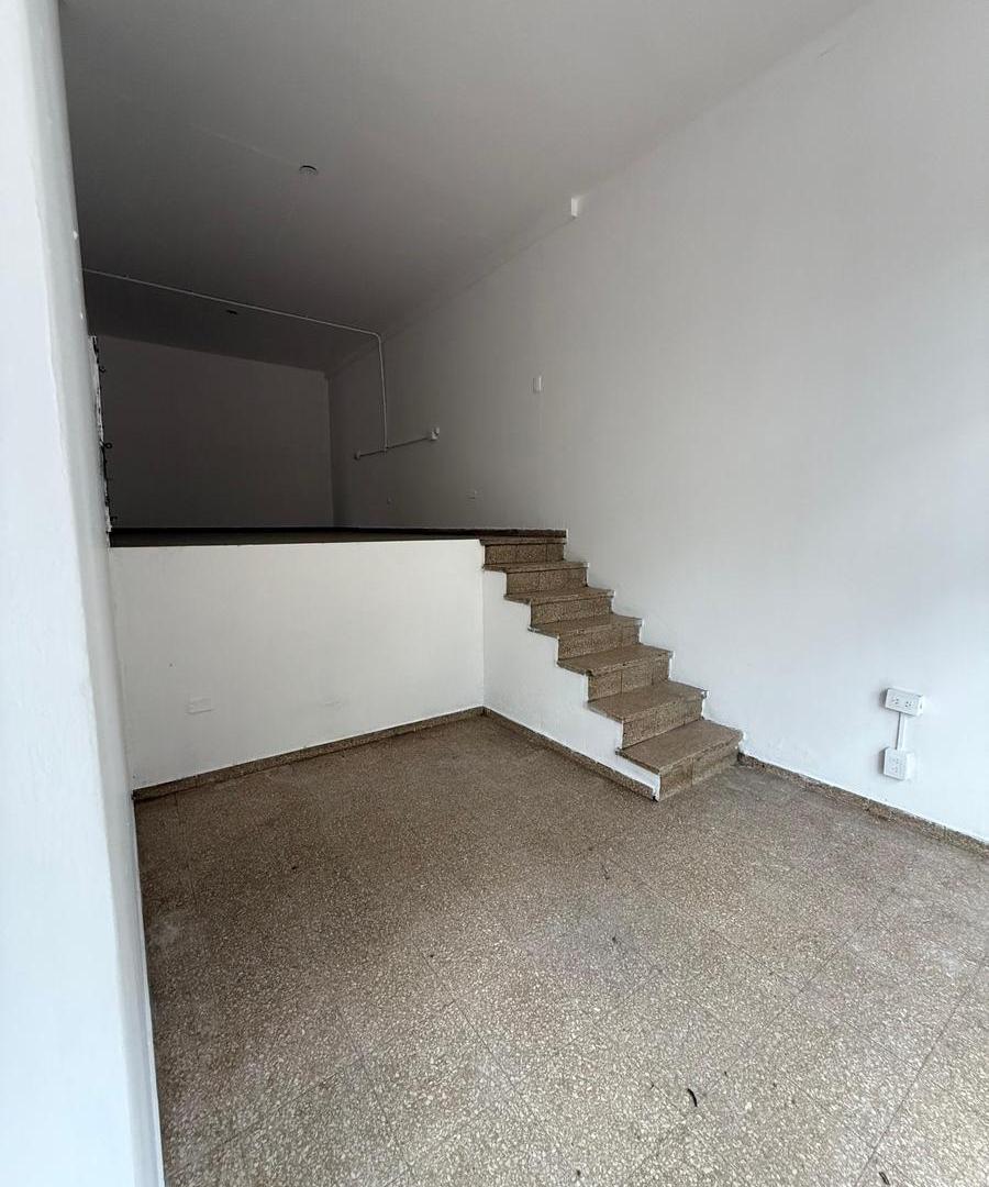 Foto de Local comercial ubicado en pleno Barrio Güemes, imagen 2