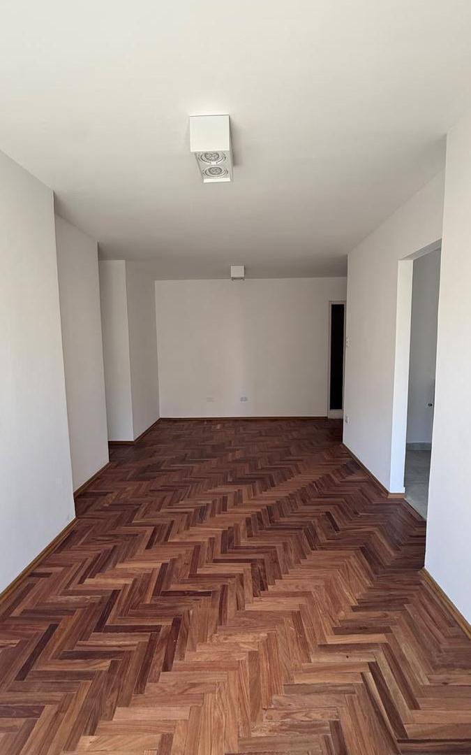 Foto de Hermoso departamento de dos dormitorios con balcón ubicación inmejorable, imagen 2