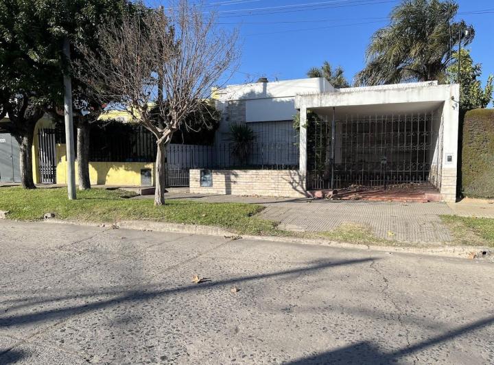Venta Casa 3 Dormitorios en Villa Gobernador Galvez 2