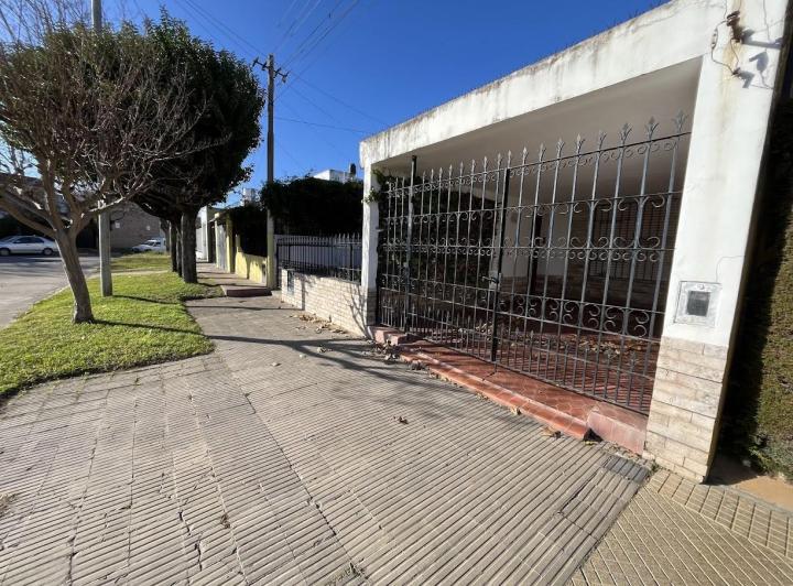 Venta Casa 3 Dormitorios en Villa Gobernador Galvez 3