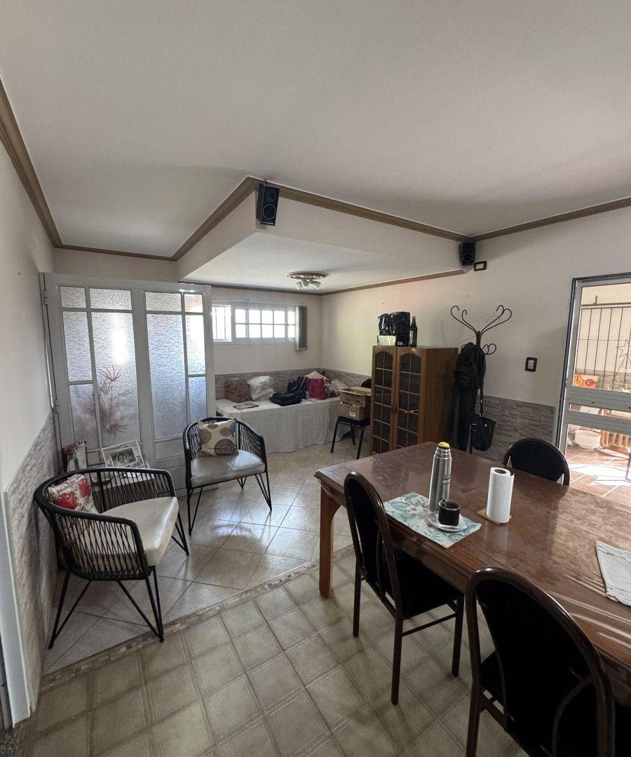 Foto de Casa con 3 habitaciones y 222 m² en venta en Esperanza, imagen 3