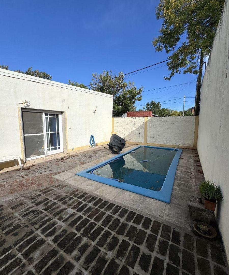 Foto de Casa con 3 habitaciones y 222 m² en venta en Esperanza, imagen 1