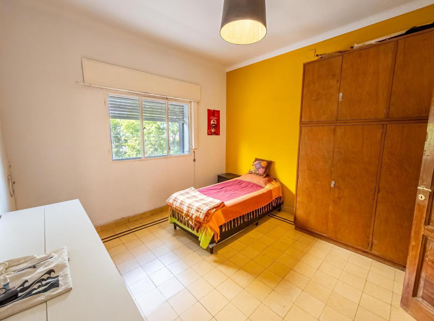 VENTA CASA ESQUINA. PLANTA ALTA EN BARRIO COFICO. 4 DORMITORIOS. 3 BAÑOS. BALCÓN. CÓRDOBA.