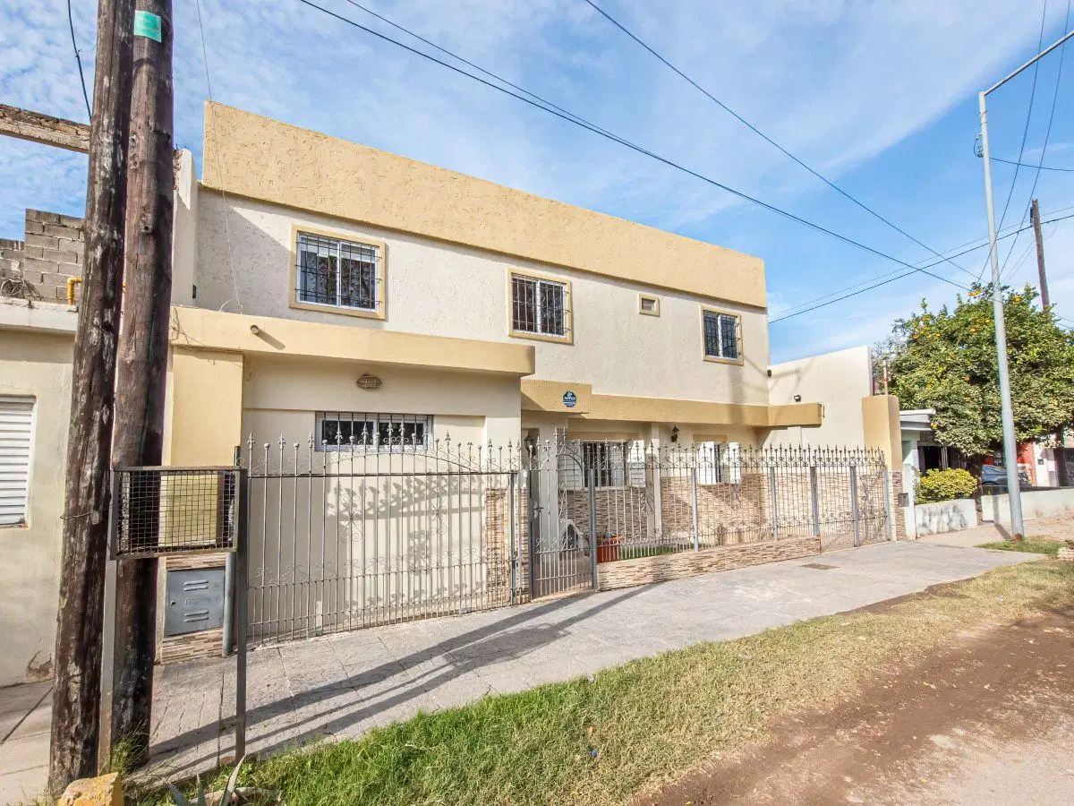 VENTA CASA 4 DORM 2 BAÑOS PATIO Y TERRAZA B° AVELLANEDA 1
