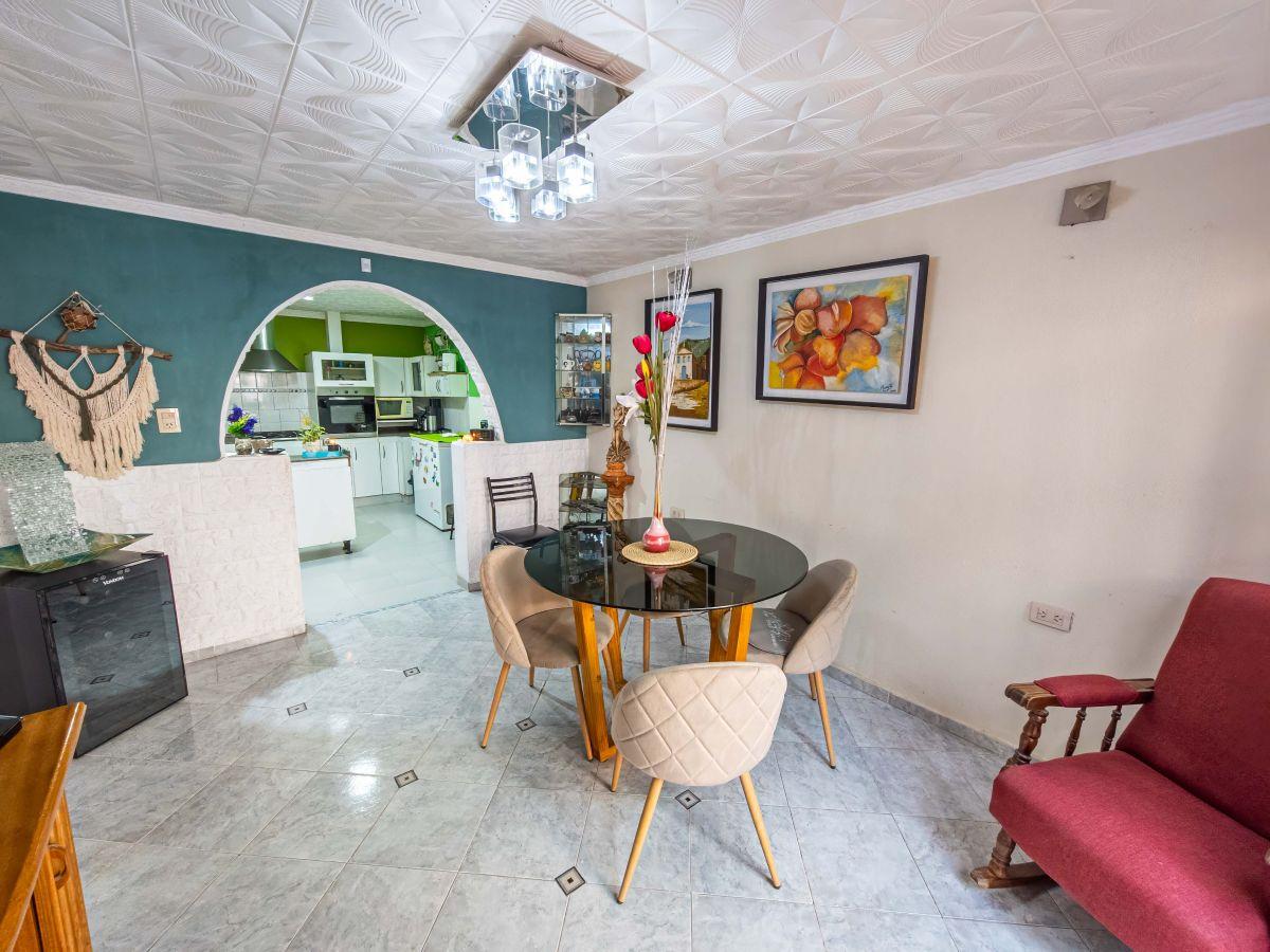 Foto de VENTA CASA 4 DORM 2 BAÑOS PATIO Y TERRAZA B° AVELLANEDA, imagen 5