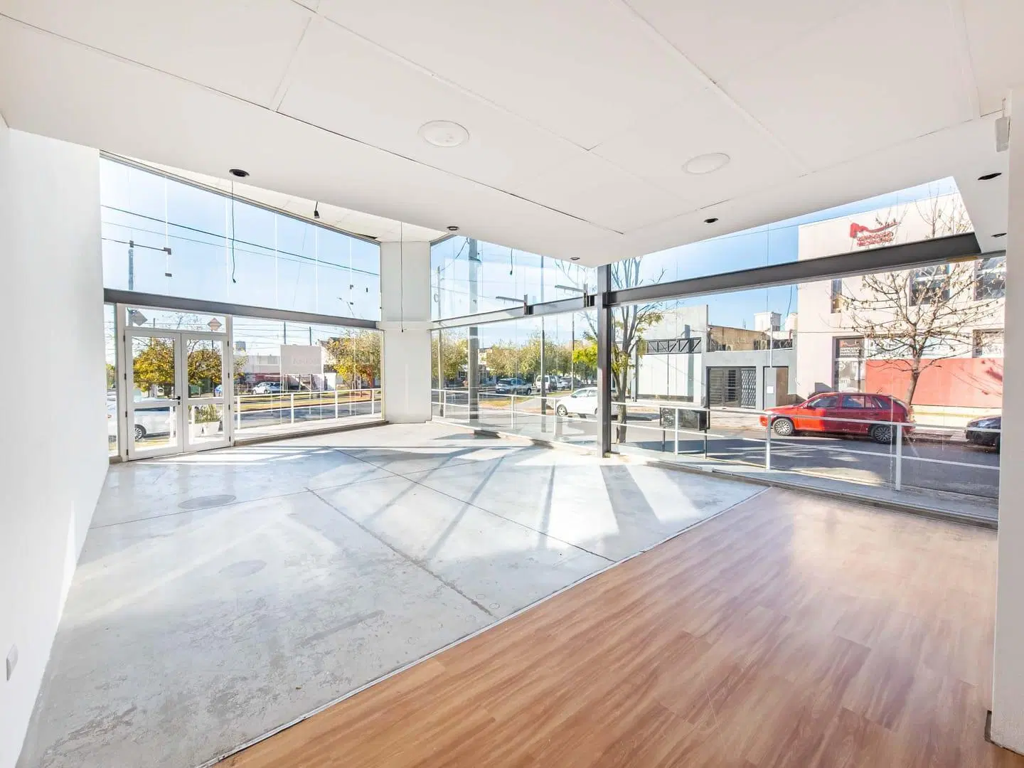 ALQUILER LOCAL COMERCIAL. 1 BAÑO. SALÓN. DEPOSITO. BARRIO JARDINES DEL VALLE / NUEVO URCA. CÓRDOBA 3
