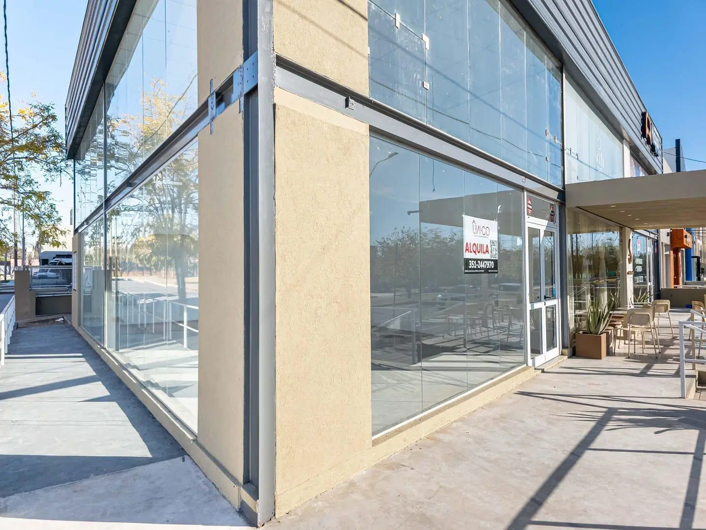 ALQUILER LOCAL COMERCIAL. 1 BAÑO. SALÓN. DEPOSITO. BARRIO JARDINES DEL VALLE / NUEVO URCA. CÓRDOBA 2