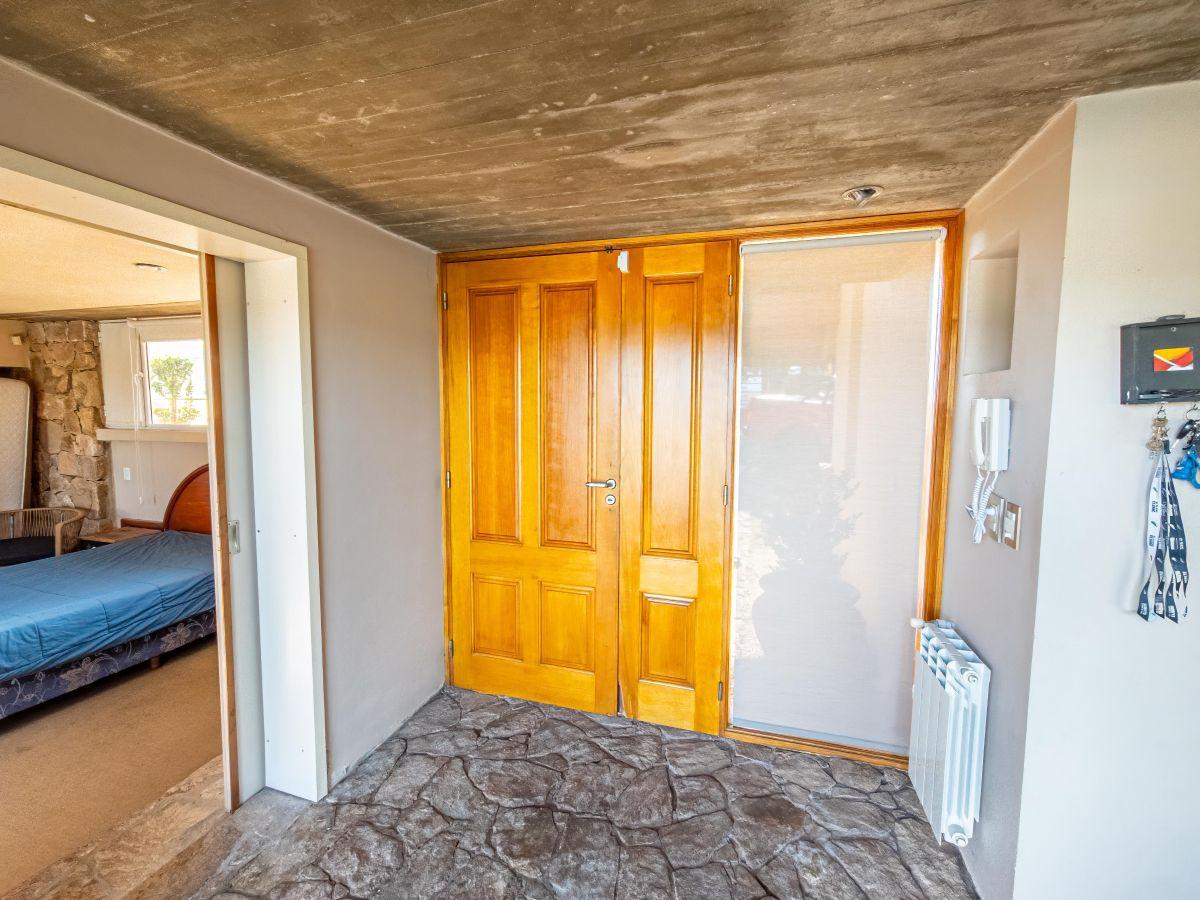 Foto de ALQUILER CASA 2 DORMITORIOS. 3 BAÑOS. QUINCHO. PILETA. PARQUE. VILLA, imagen 3