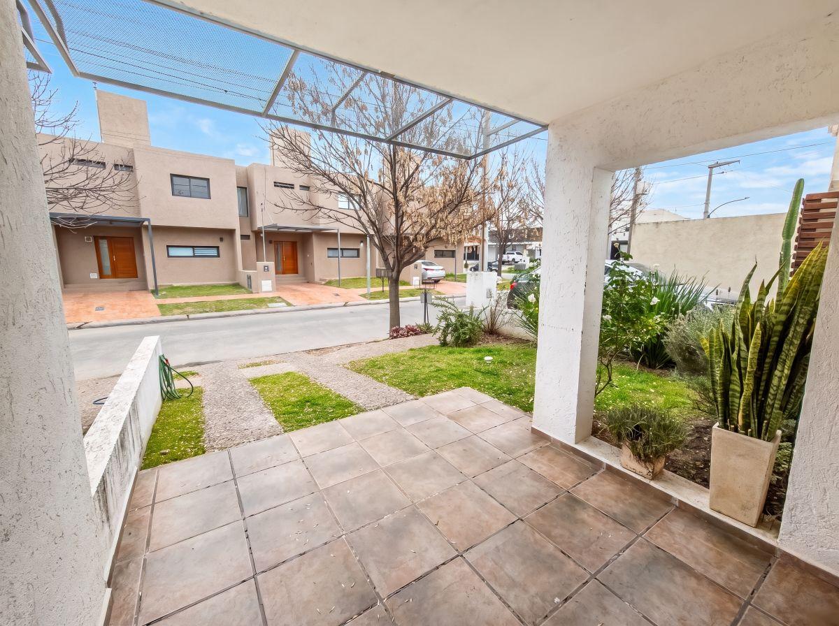 Foto de Venta Duplex 3 Dorm. 1 Baño. 1 Toilette. Galería. Pileta. Chacras del, imagen 2