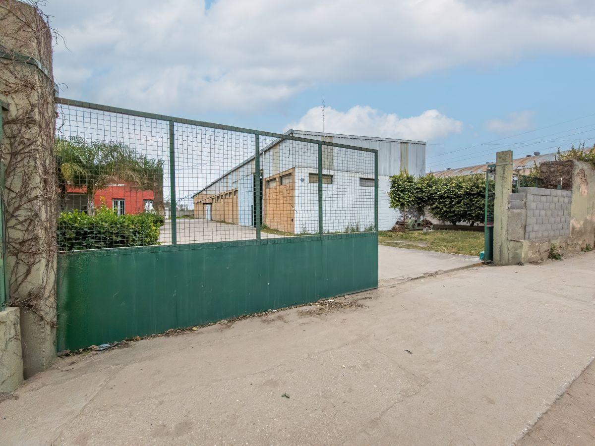 Foto de Venta. 2 Galpones. Casa. Camino a 60 cuadras. Córdoba, imagen 2