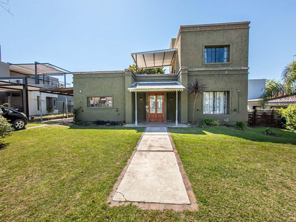 Foto de Casa en Venta. 3 Dorm. 3 Baños. Pileta. Terraza. Solares de San, imagen 1