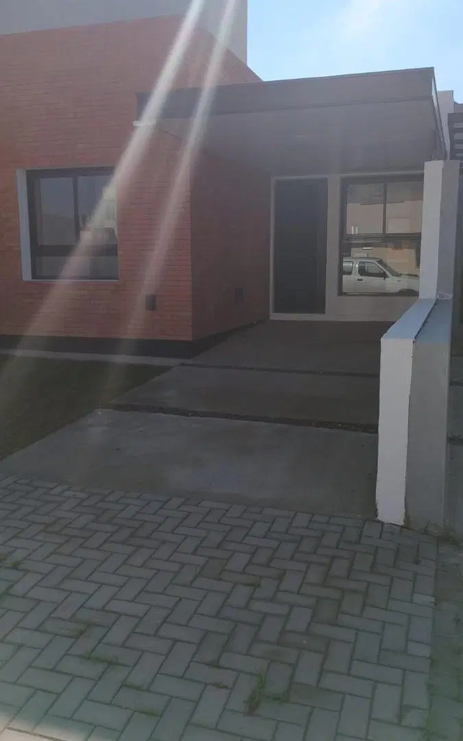 Duplex en Brisas de Manantiales 4