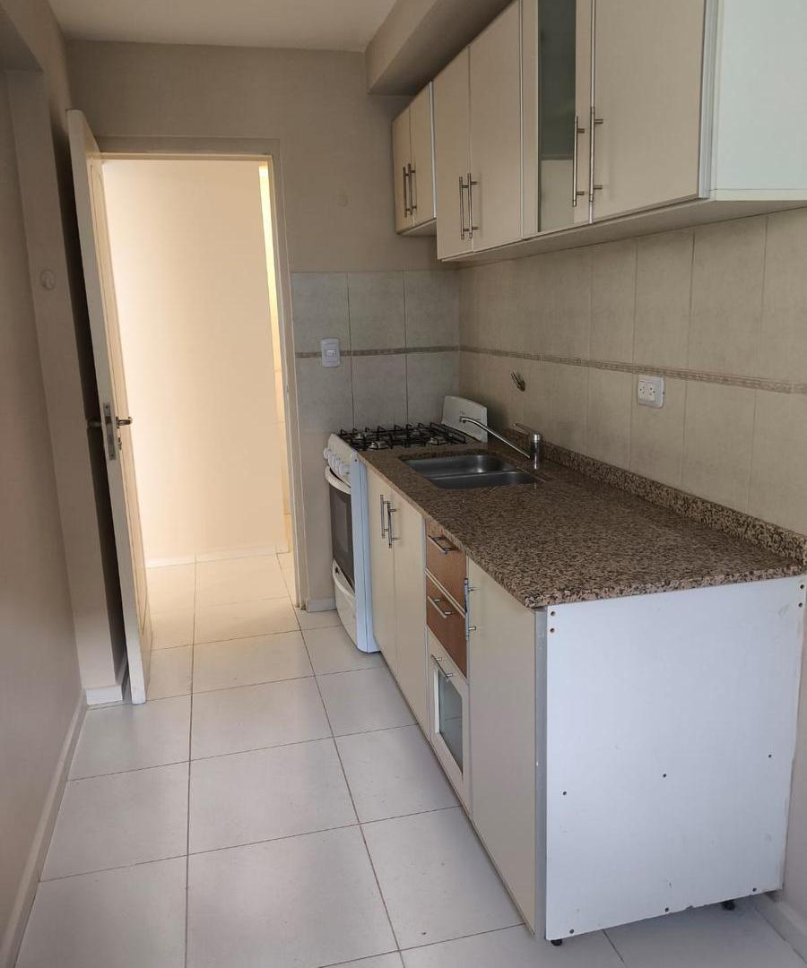 Foto de Venta Departamento en Villa Sol 2 dormitorios con cochera, imagen 3