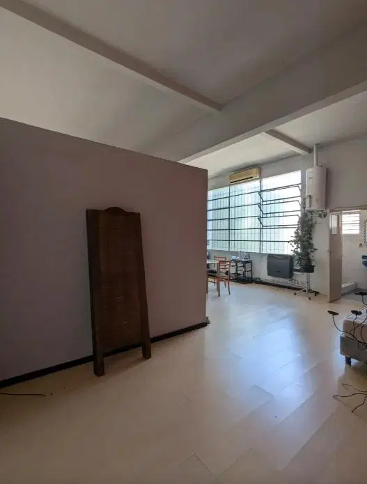 Galpón 270m2 en 1er piso c/Of. Mixt. 4 2